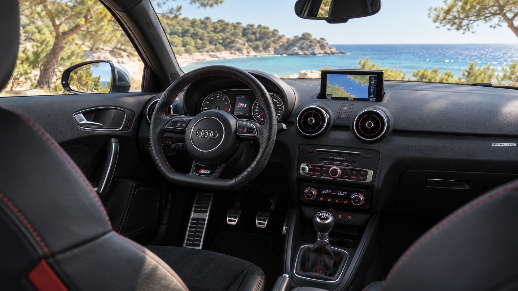 Audi S1-interiør med tændte instrumenter og MMI-skærm