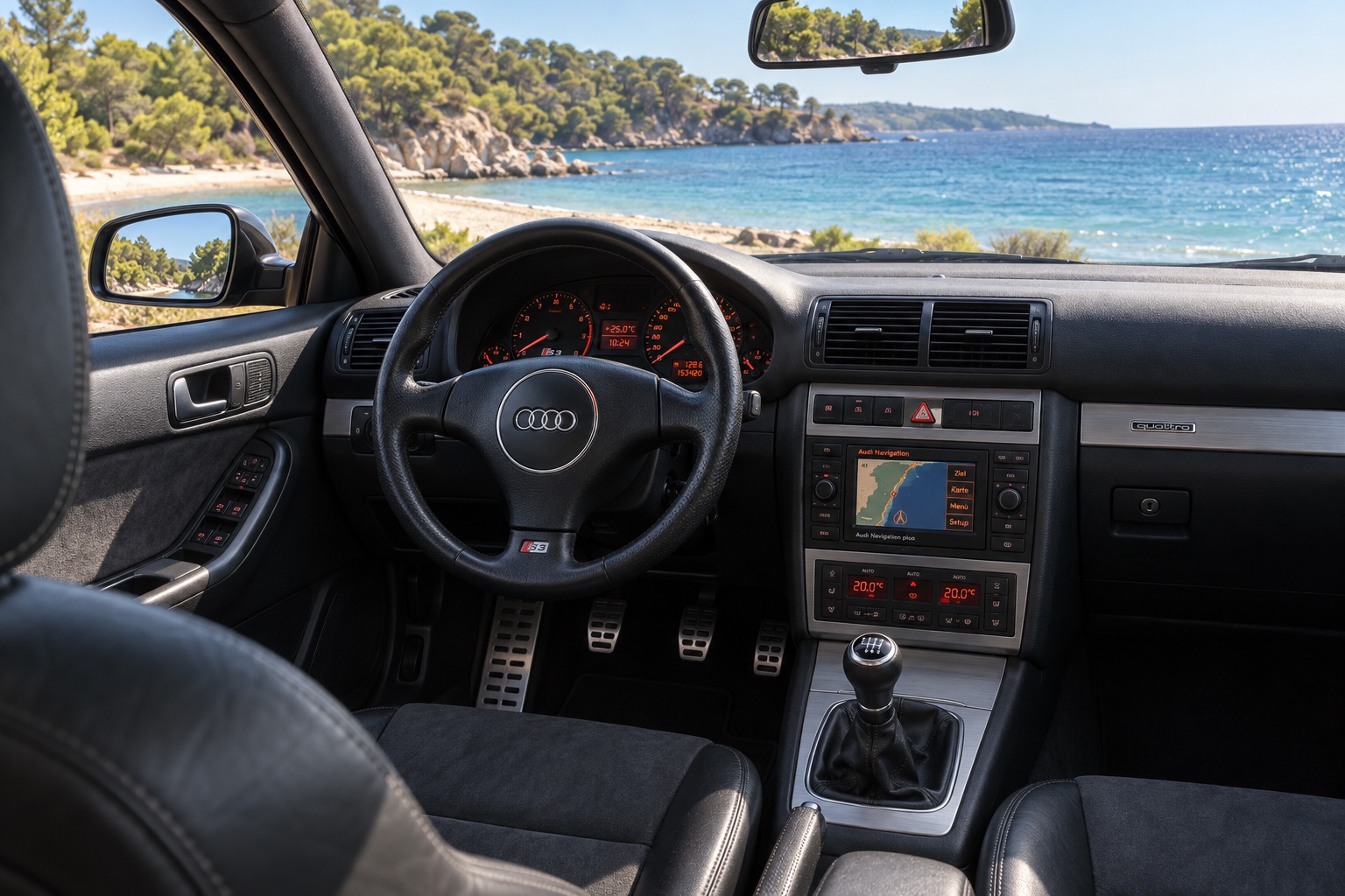 Audi S3 8L-interiør med analoge instrumenter og navigation tændt