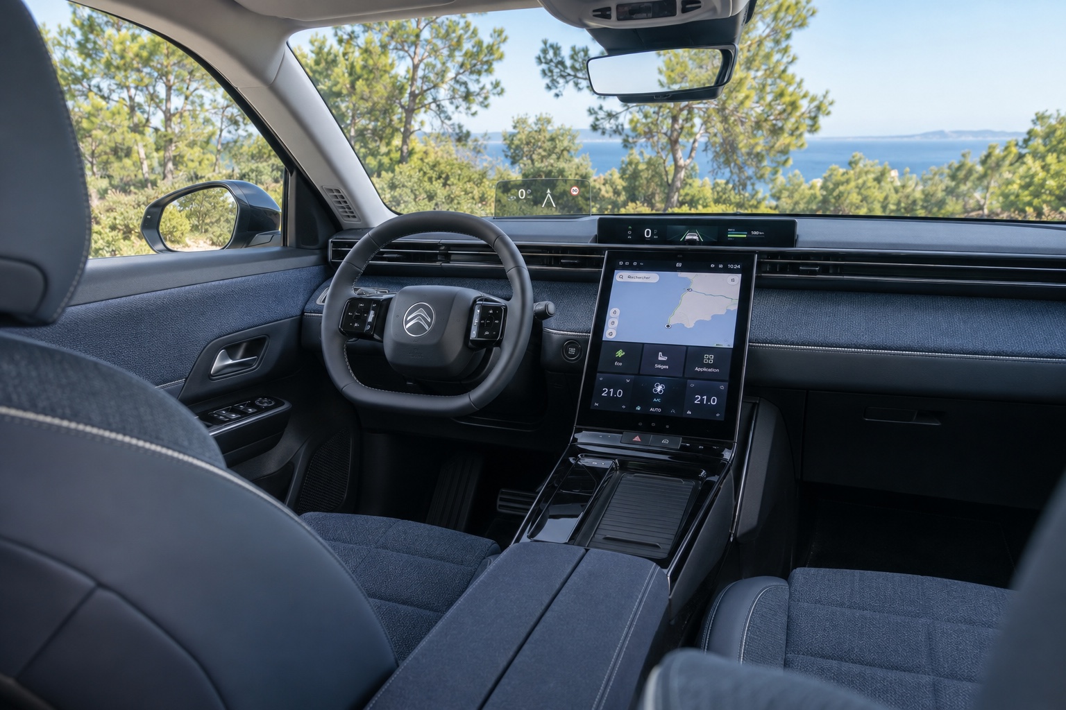 Citroën ë-C5 Aircross-interiør med Waterfall-skærmen og instrumenterne tændt