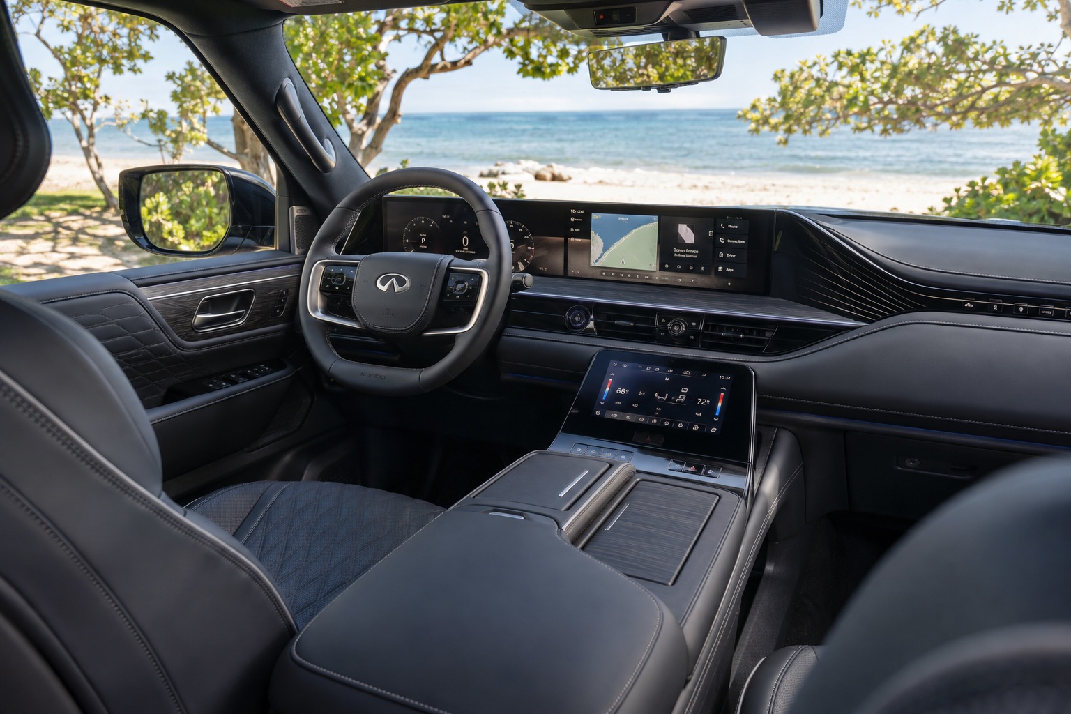 Kabinen i Infiniti QX80 med tændte digitale skærme